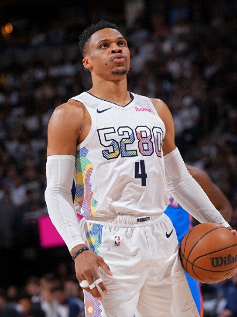 “我才微微出汗，你就已经累吐了”，盘点NBA历史5大体力怪