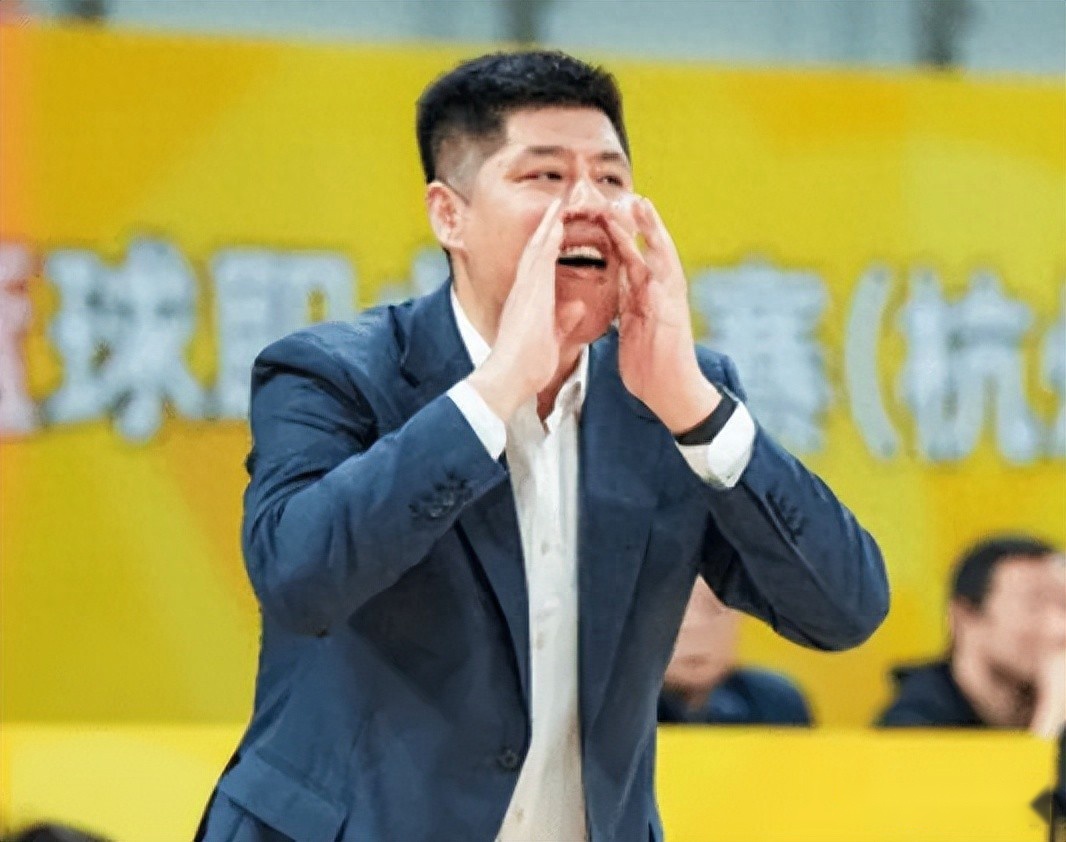 输广厦发布会！潘江直指急躁与过早犯规，刘传兴力挺迪亚洛会回暖